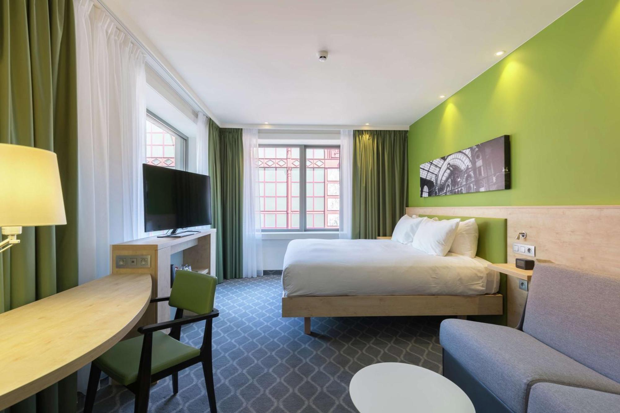 Hampton By Hilton Station Hotel