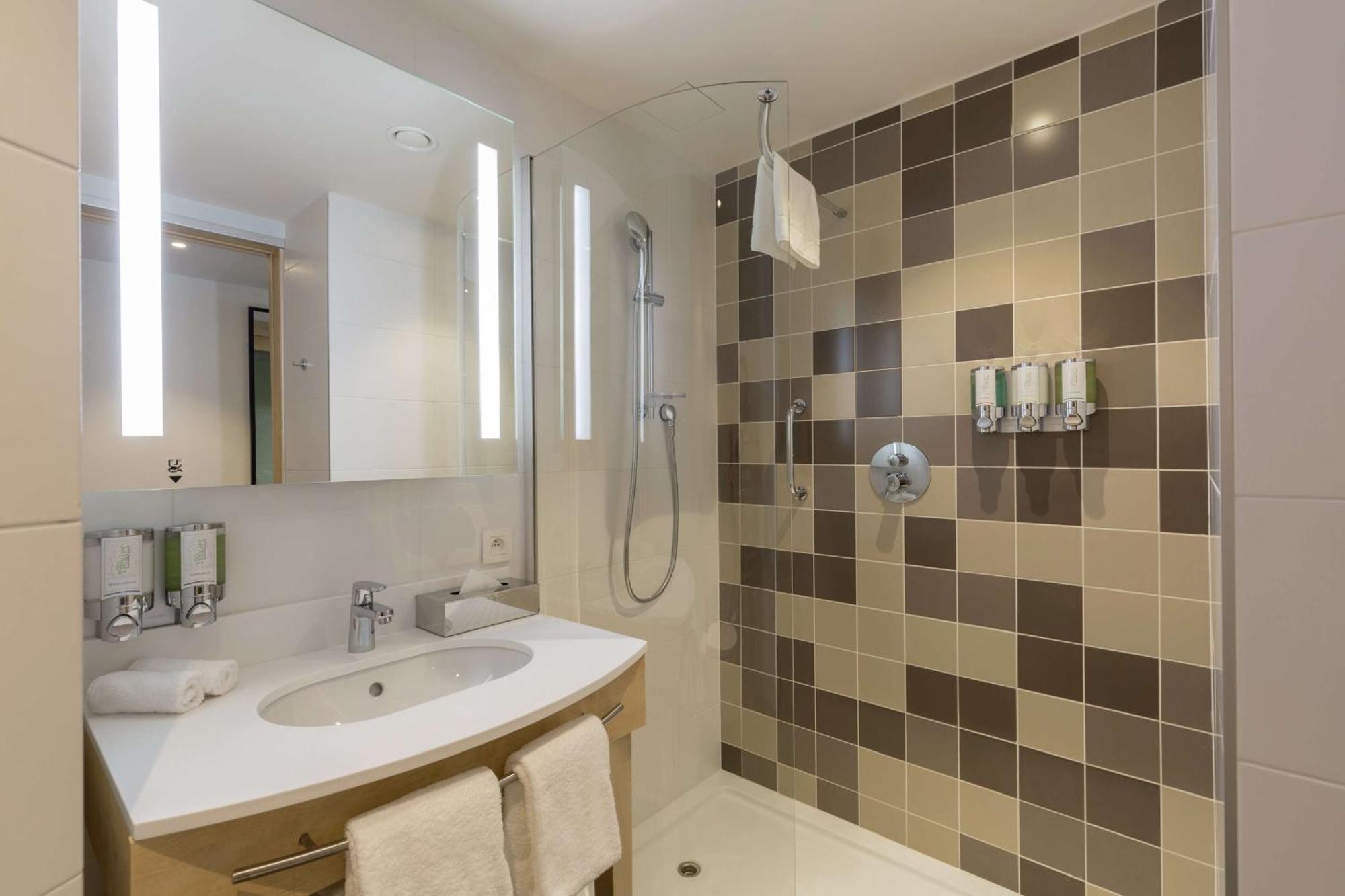 Hampton By Hilton Station Hotel