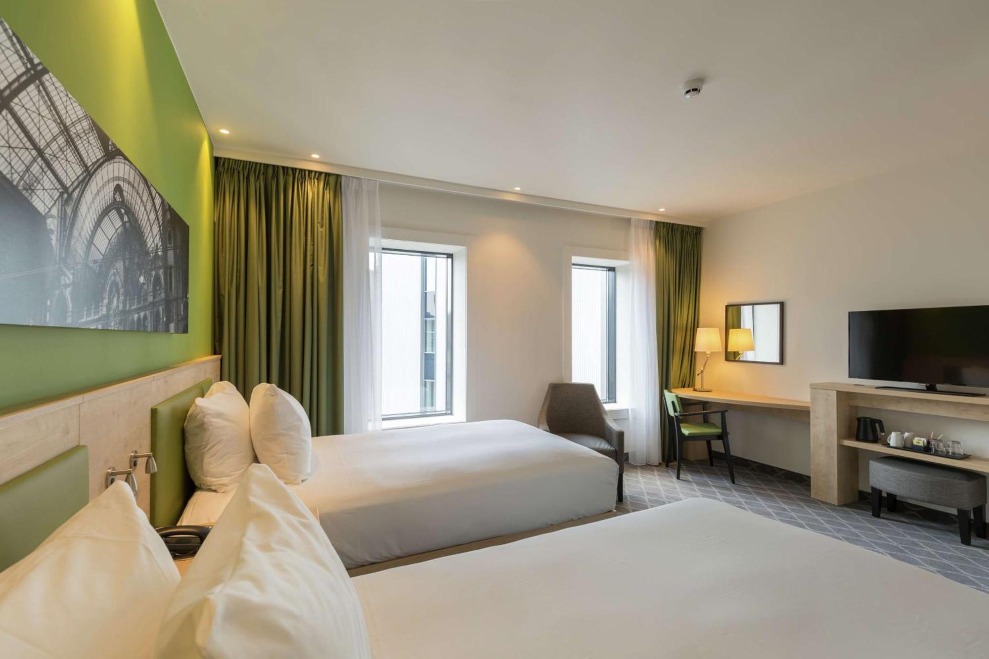 Hotel Hampton By Hilton Station 3*