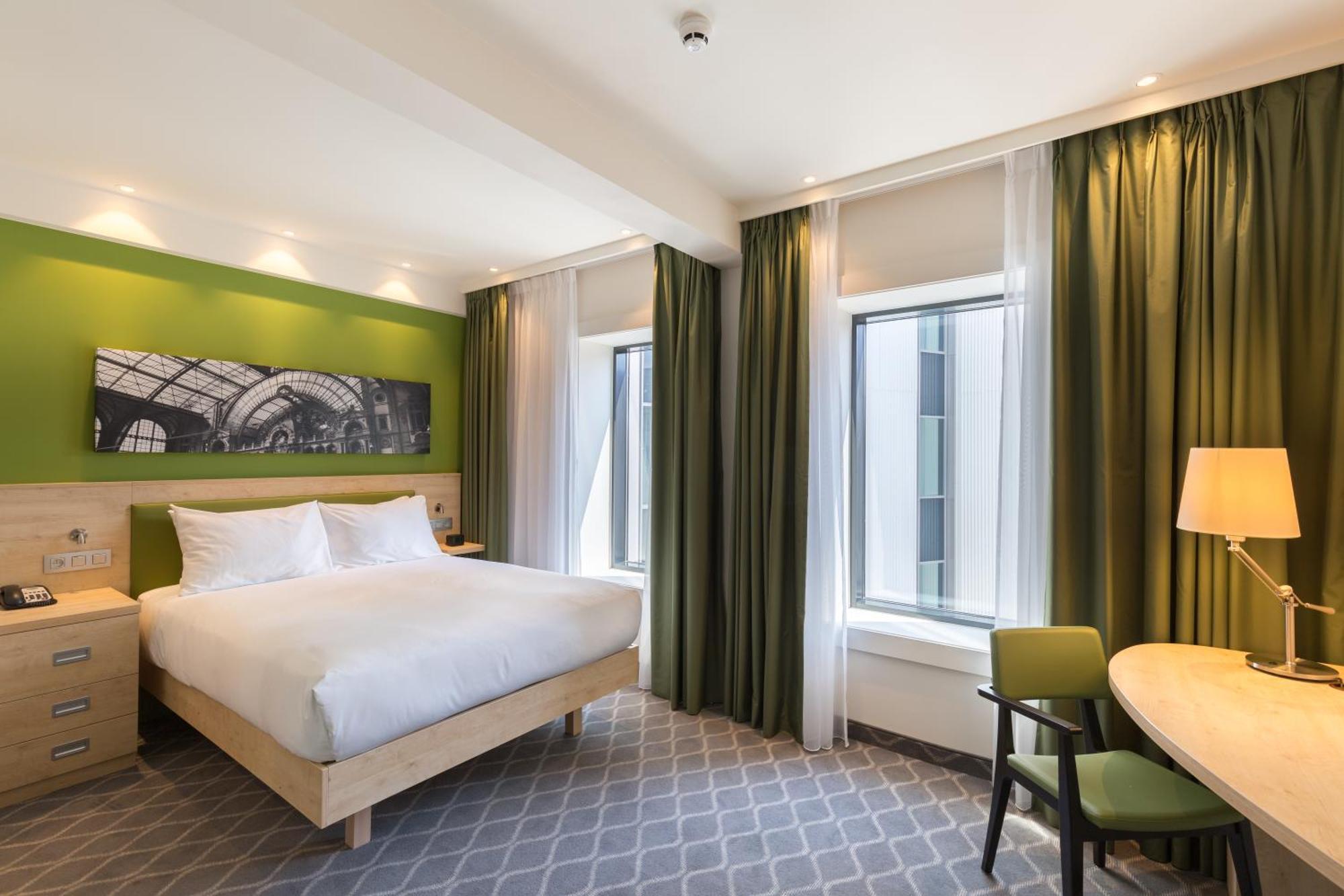 Hampton By Hilton Station Hotel
