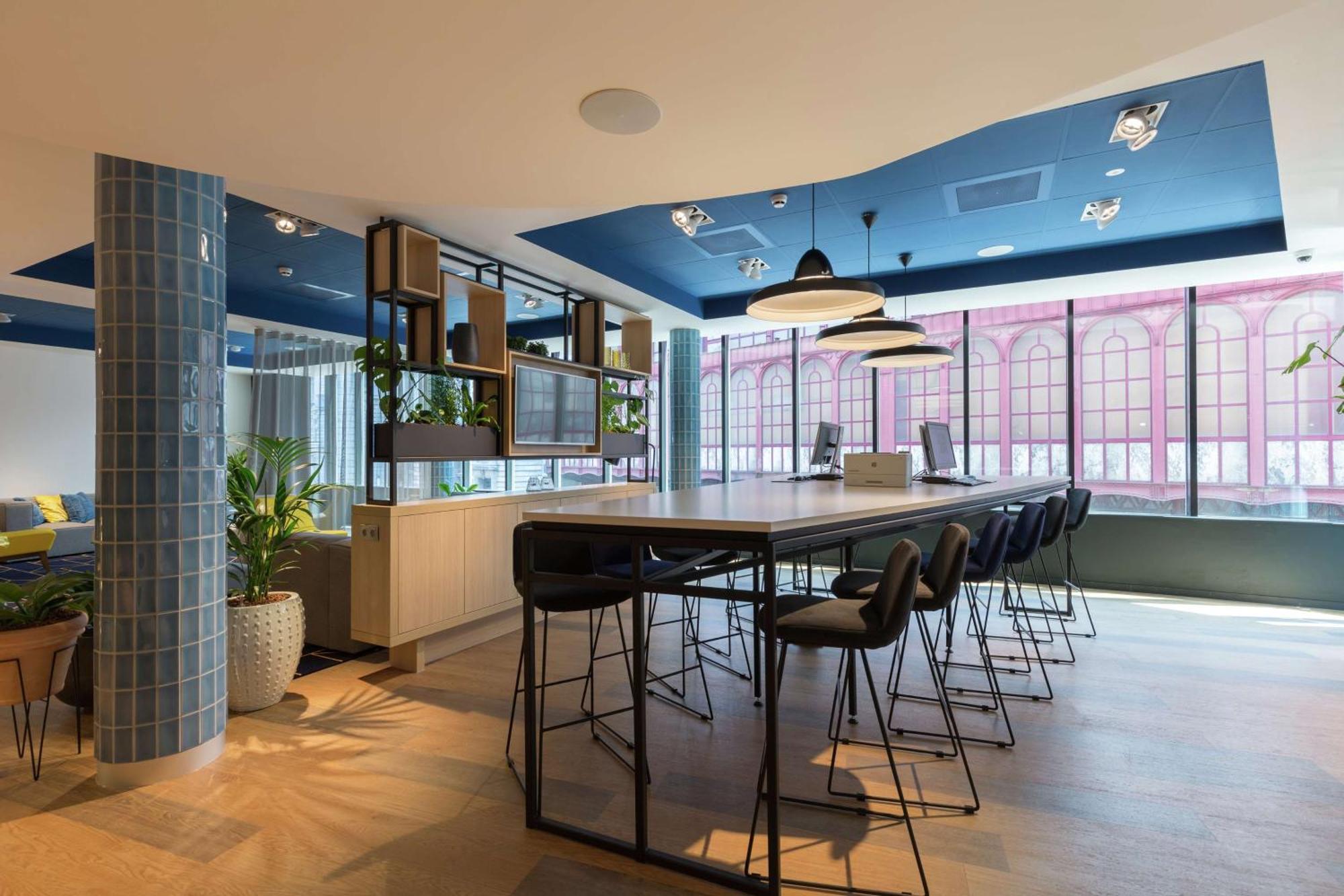 Hotel Hampton By Hilton Station 3*